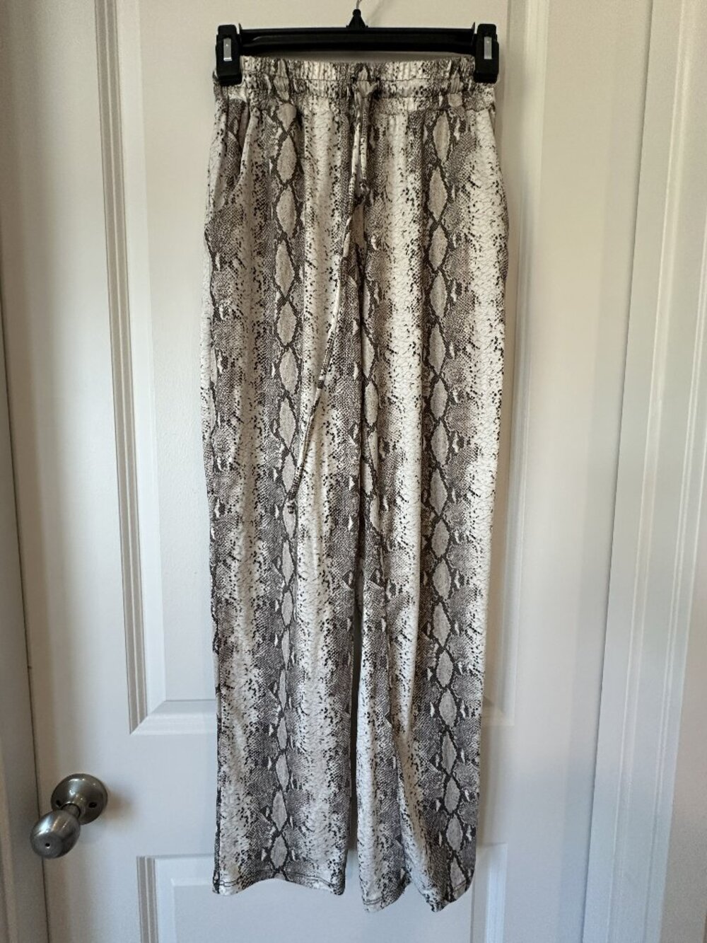 Lisa & Lucy Snakeskin Pants Size XS